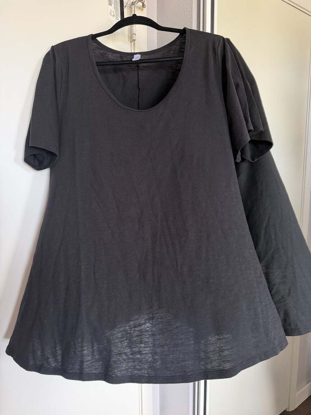 LuLaRoe Tunic Swing Top Size 2XL Black Scoop Neck Short Sleeve